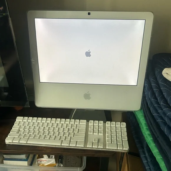 Apple iMac with White Keyboard